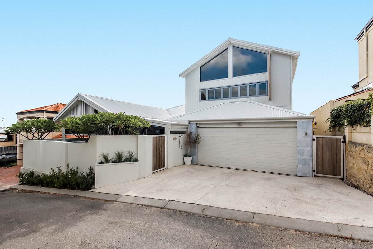 Custom two-storey modern home build in Perth featuring contemporary architecture and high-quality finishes by Seabreeze Building Co.